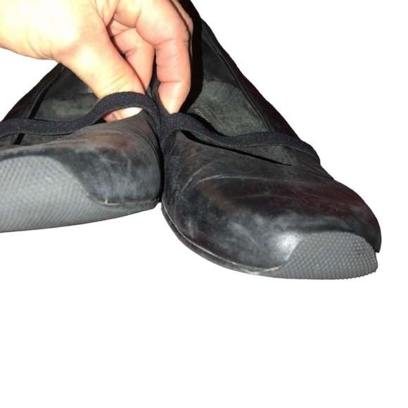 Kenneth Cole New York size 10 black genuine leather Mary Jane flats - Picture 2 of 12